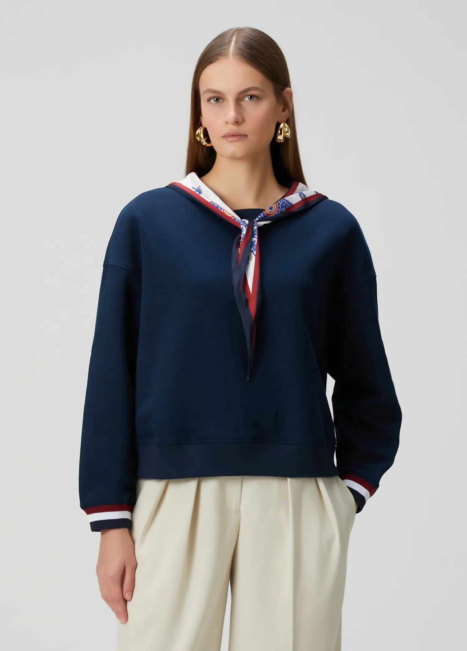 Jaquette Navi Lacivert Fularlı Sweatshirt - Dizi kıyafeti